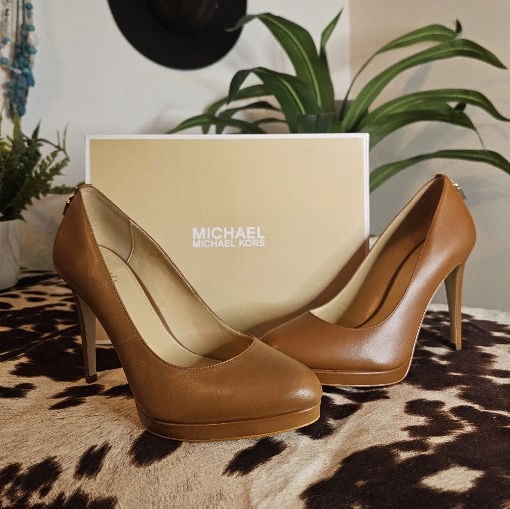 Michael Kors Antoinette Brown Pumps